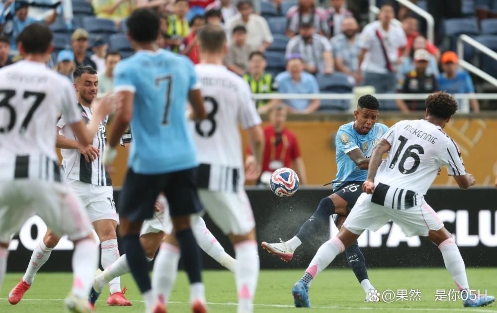 曼城后卫火力全开,助球队保持不败球