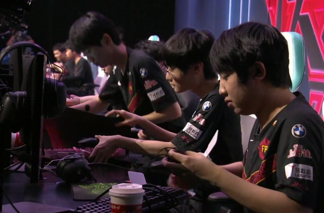 娱乐平台-doinb宣布离婚